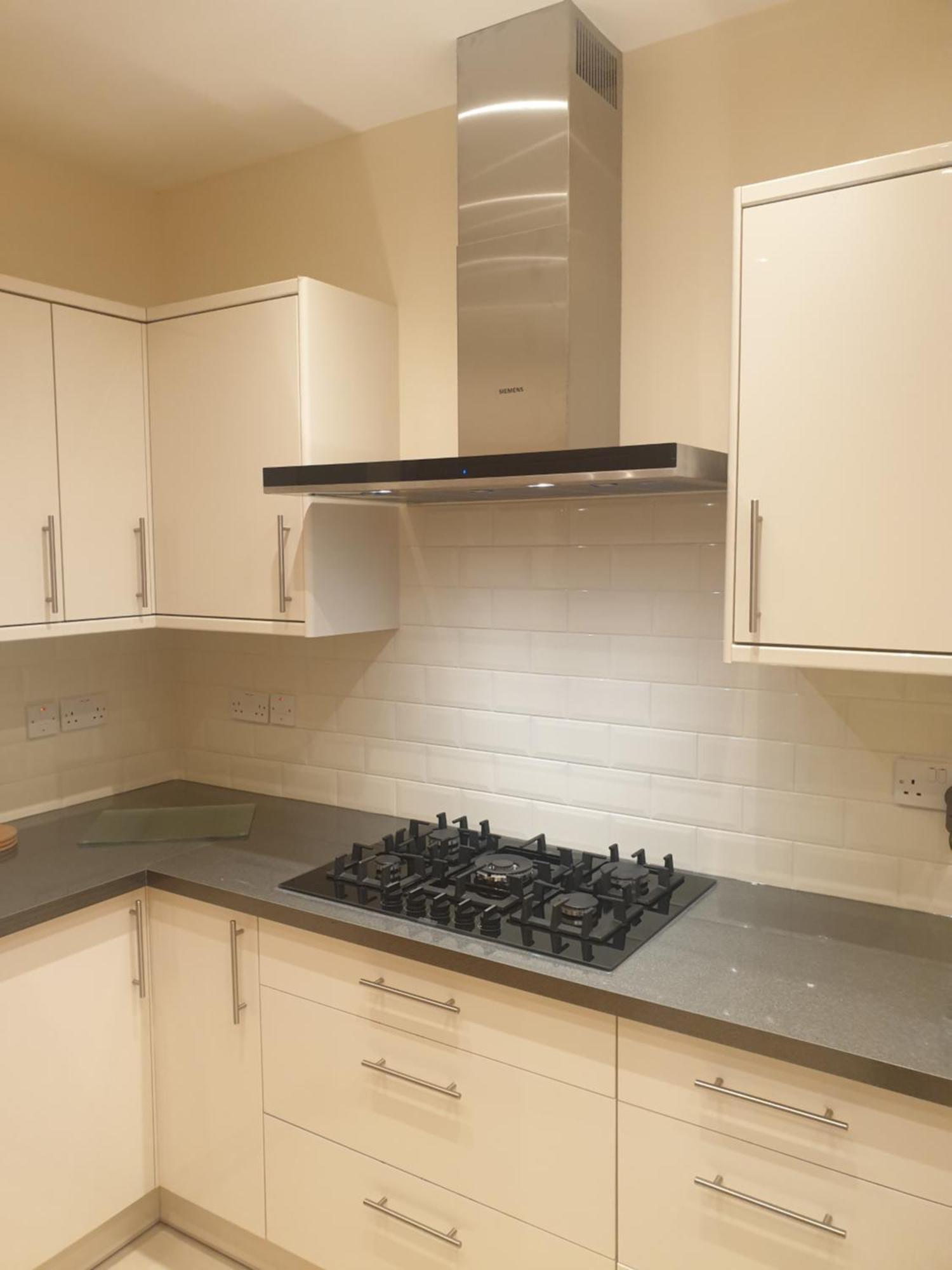 London Luxury Apartments 3 Bedroom Sleeps 8 With 3 Bathrooms 4 Mins Walk To Tube Free Parking Ilford Exterior photo
